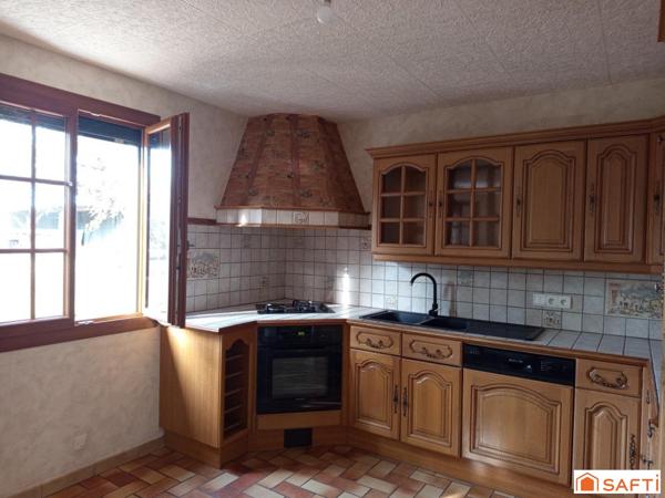 Jolie maison de plain pied, bien située et bien équipée