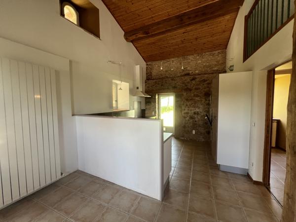 Maison T4 de 142m² avec abri voiture sur un terrain de 400m²