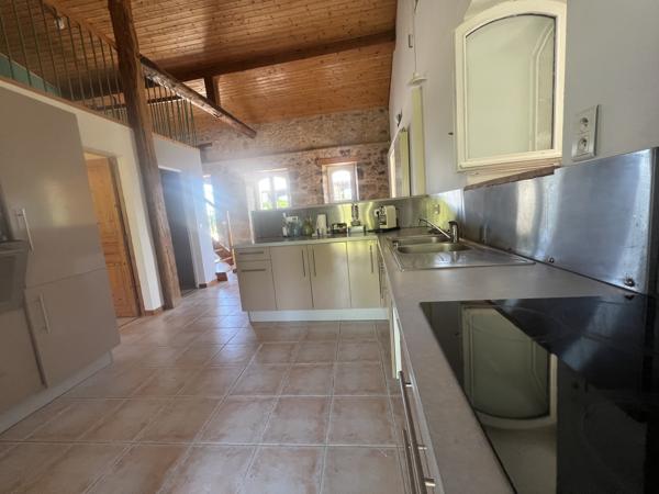 Maison T4 de 142m² avec abri voiture sur un terrain de 400m²