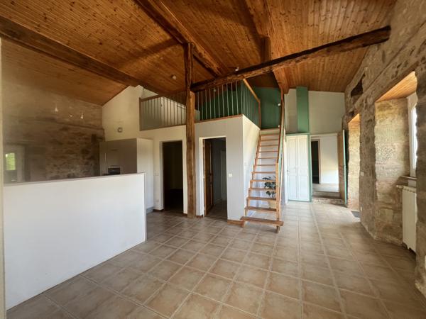 Maison T4 de 142m² avec abri voiture sur un terrain de 400m²