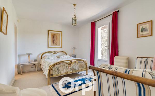 Maison à vendre    5 pièces •  La Cadière-d'Azur