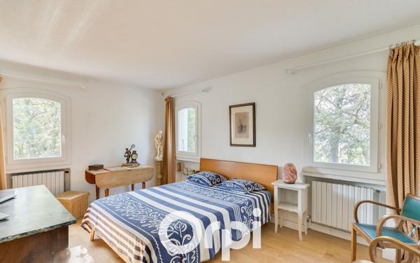 Maison à vendre    5 pièces •  La Cadière-d'Azur