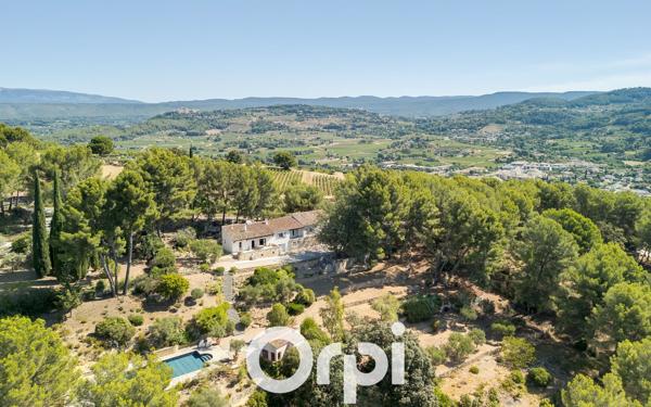 Maison à vendre    5 pièces •  La Cadière-d'Azur