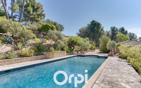 Maison à vendre    5 pièces •  La Cadière-d'Azur