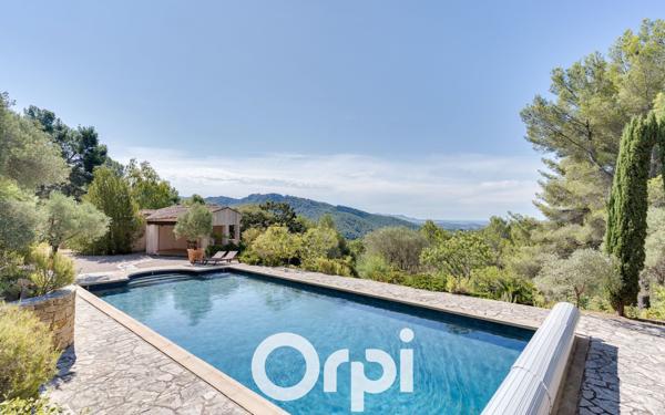 Maison à vendre    5 pièces •  La Cadière-d'Azur