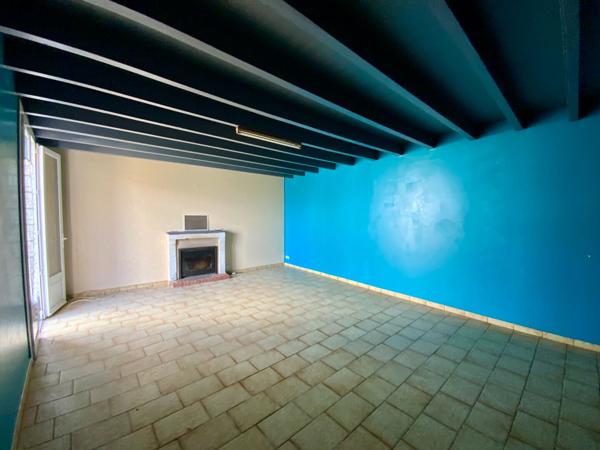 Grand Immeuble avec nombreuses possibilités