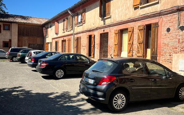 Immeuble à vendre    2 pièces •  Blagnac