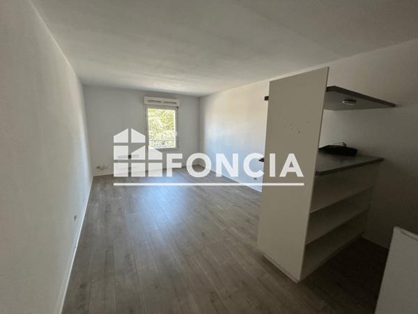 Location Studio 26.8 m² - 339/347 COURS DE LA LIBERATION Talence 33400