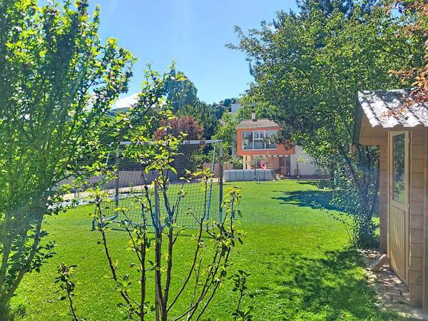 Maison
         5 pièces
        - 132 m² 520 000 € *