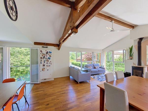 Maison
         5 pièces
        - 132 m² 520 000 € *