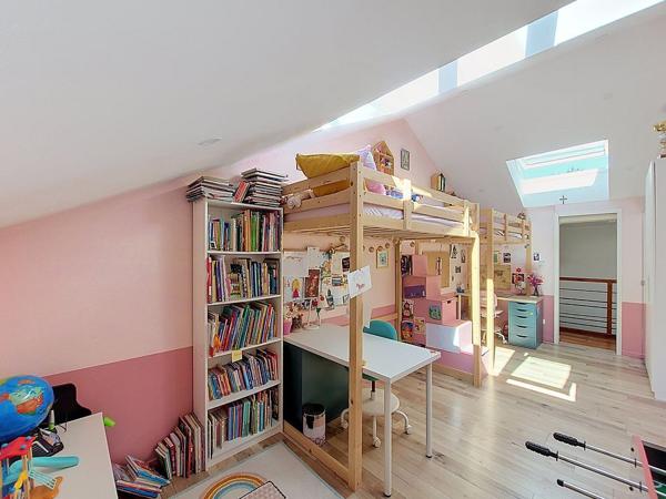 Maison
         5 pièces
        - 132 m² 520 000 € *