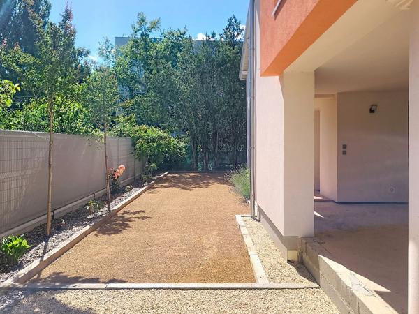 Maison
         5 pièces
        - 132 m² 520 000 € *