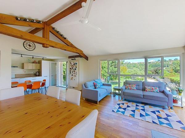 Maison
         5 pièces
        - 132 m² 520 000 € *