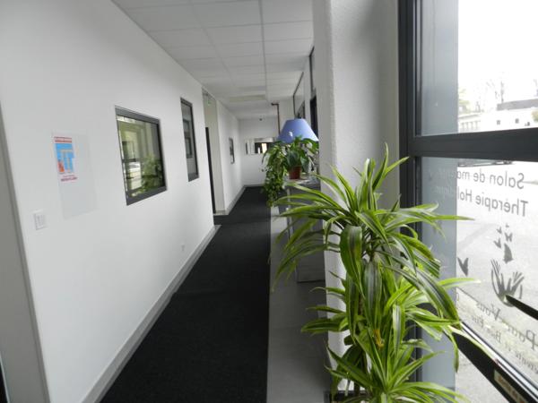 Dpt Isère (38), à vendre BOURGOIN JALLIEU Locaux commerciaux 115 m²