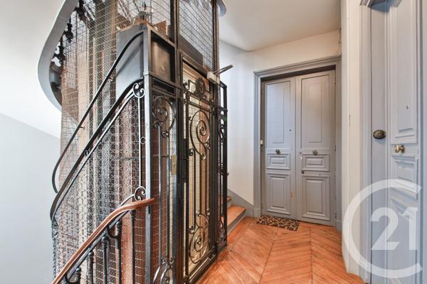 Appartement F2 à vendre  2 pièces - 55,17 m2 PARIS - 75010