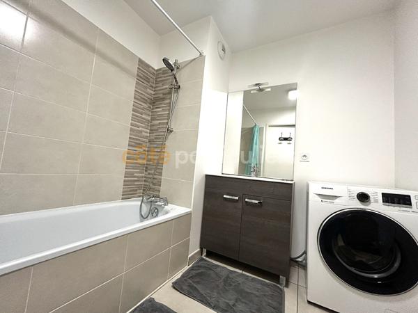 Vente
                Appartement60,4 m² - 3 Pièces -
                    PESSAC (33600)