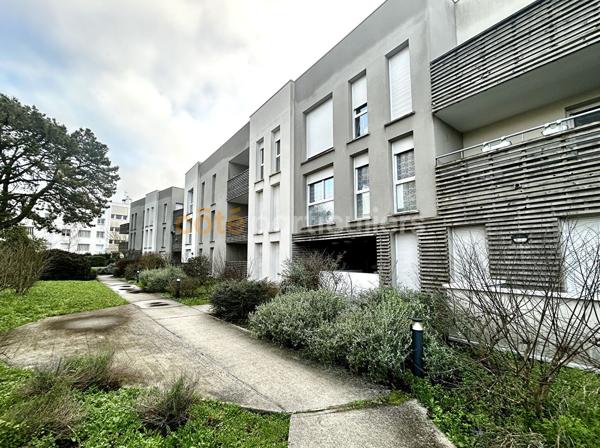 Vente
                Appartement60,4 m² - 3 Pièces -
                    PESSAC (33600)