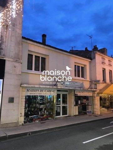 VENTE A TERME LOCAL COMMERCIAL + APPARTEMENT 3 CHAMBRES