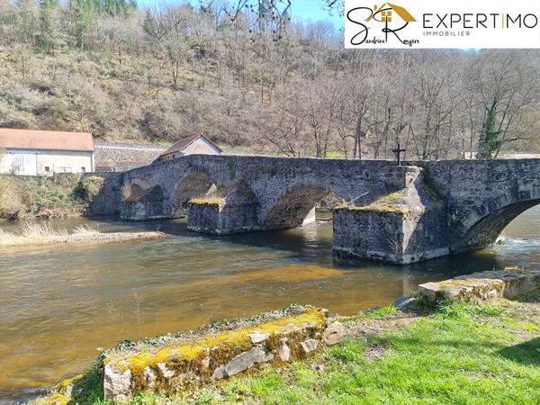 Menat (63560) Maison 80 m² à finir Bord de Sioule, 3510m² de terrain