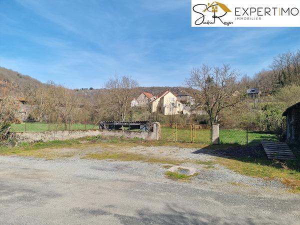 Menat (63560) Maison 80 m² à finir Bord de Sioule, 3510m² de terrain