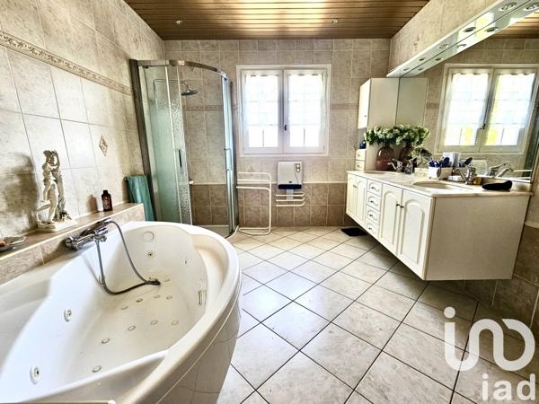 Maison à vendre 6 pièces 186 m² Satillieu