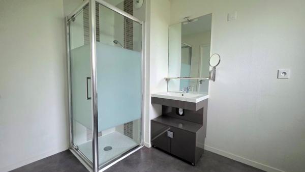 Appartement à SAINT AVE (56890)