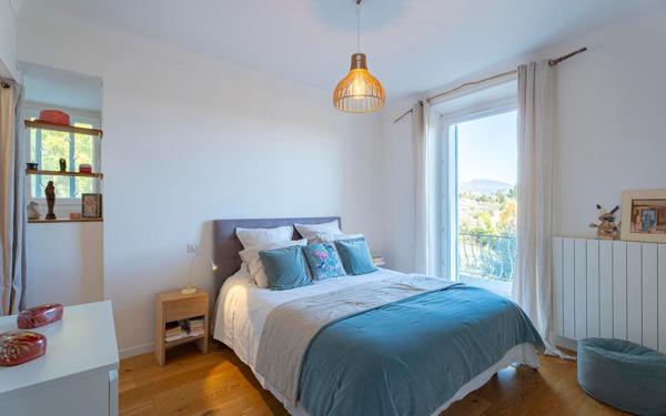 Maison à vendre    5 pièces • 152,43 m2 Grasse