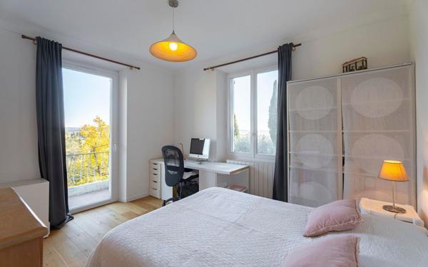 Maison à vendre    5 pièces • 152,43 m2 Grasse