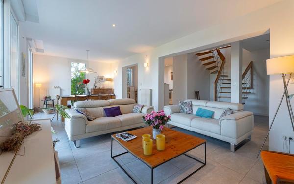 Maison à vendre    5 pièces • 152,43 m2 Grasse