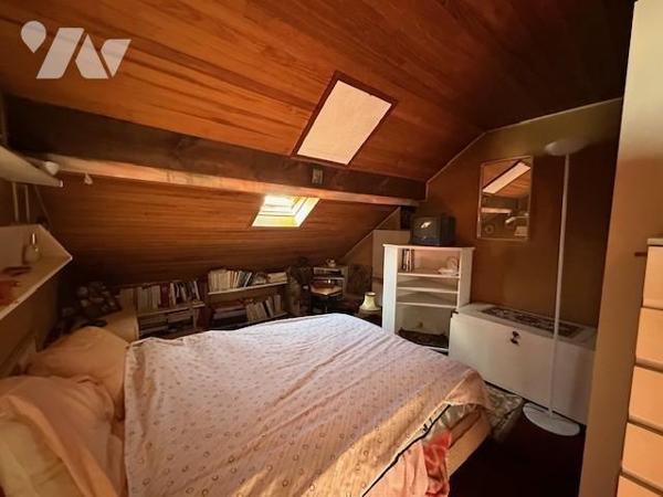 Maison de 5 pièces avec un sous-sol total surélevé, édifié sur 357 m² de terrain