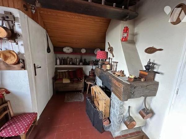 Maison de 5 pièces avec un sous-sol total surélevé, édifié sur 357 m² de terrain
