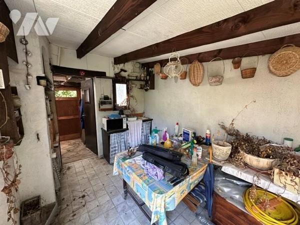 Maison de 5 pièces avec un sous-sol total surélevé, édifié sur 357 m² de terrain