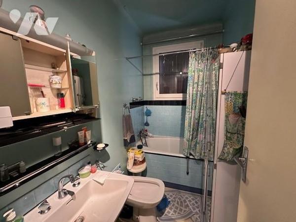 Maison de 5 pièces avec un sous-sol total surélevé, édifié sur 357 m² de terrain