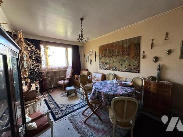 Maison de 5 pièces avec un sous-sol total surélevé, édifié sur 357 m² de terrain
