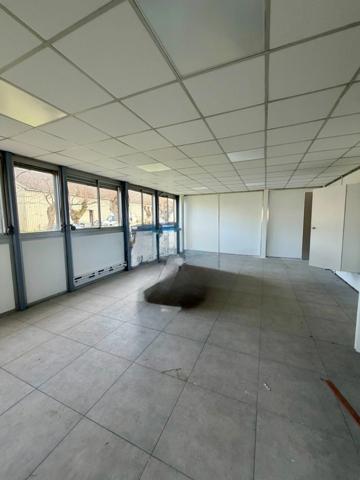 Dpt Hautes Pyrénées (65), à vendre TARBES Bâtiment