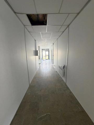 Dpt Hautes Pyrénées (65), à vendre TARBES Bâtiment