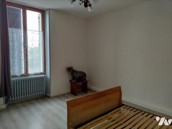 BEAU POTENTIEL POUR CETTE MAISON DE BOURG