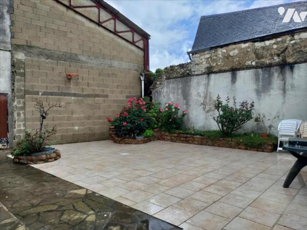 BEAU POTENTIEL POUR CETTE MAISON DE BOURG