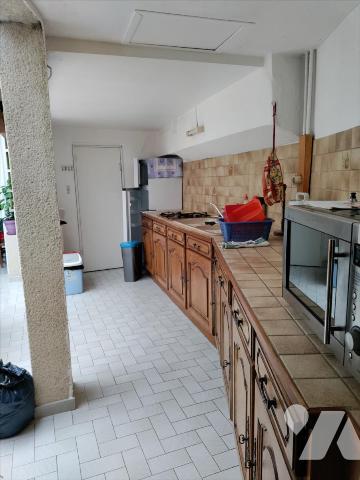 BEAU POTENTIEL POUR CETTE MAISON DE BOURG