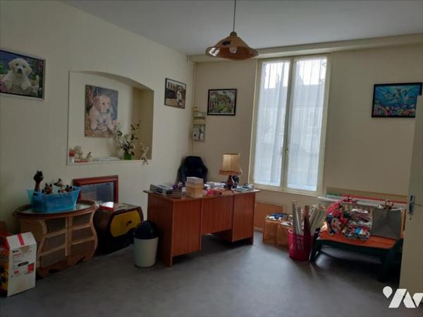 BEAU POTENTIEL POUR CETTE MAISON DE BOURG