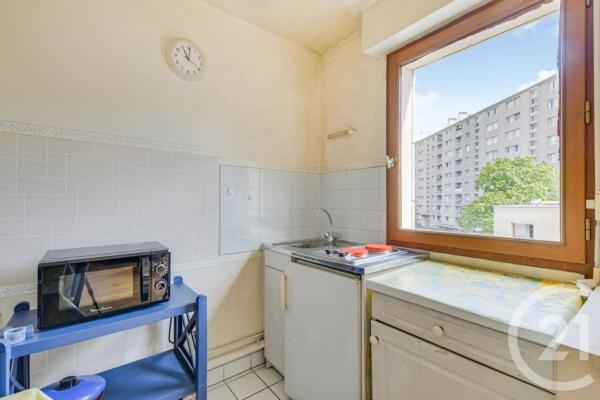 Appartement F1 à vendre  1 pièce - 28 m 2   PARIS  - 75020