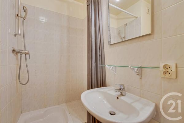 Appartement F1 à vendre  1 pièce - 28 m 2   PARIS  - 75020