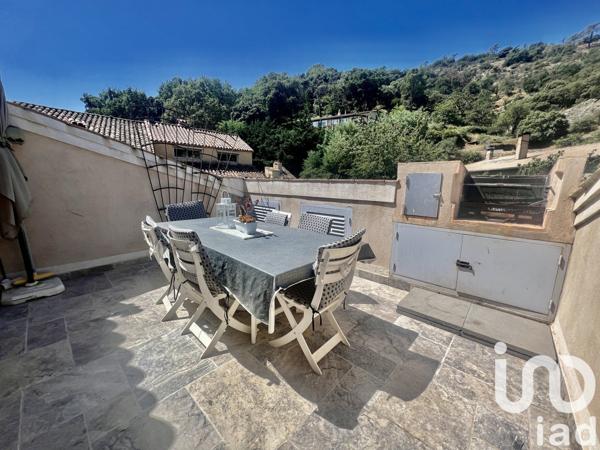 Maison de village 7 pièces de 135 m² à La Garde-Freinet (83680)