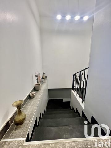 Maison de village 7 pièces de 135 m² à La Garde-Freinet (83680)