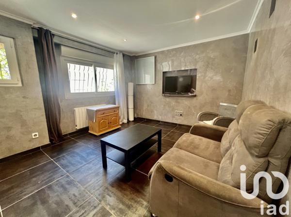 Maison de village 7 pièces de 135 m² à La Garde-Freinet (83680)