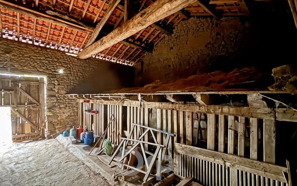 Maison à vendre    3 pièces • 70 m2 Compreignac