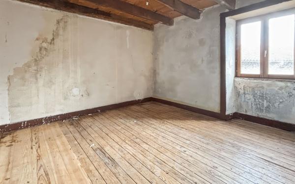 Maison à vendre    3 pièces • 70 m2 Compreignac