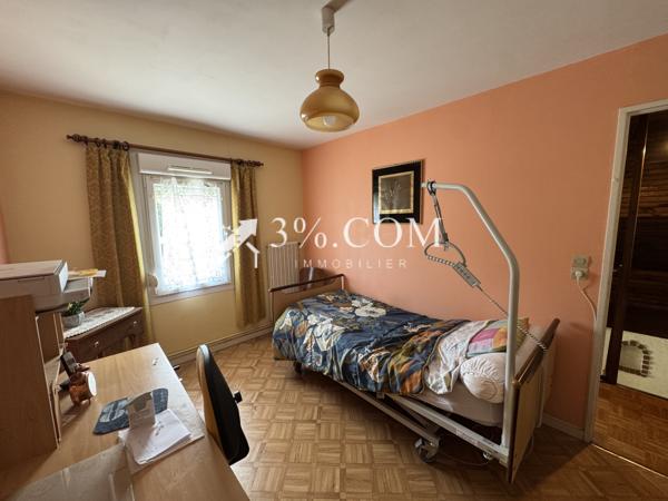 Maison
                                                                                                                                                                                                                                                                                                                        5 pièce(s)                                                                                                                                                                                                          3 chambre(s)                                                                                                                                                                                                          93  m²