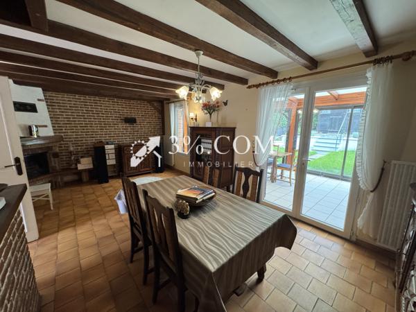 Maison
                                                                                                                                                                                                                                                                                                                        5 pièce(s)                                                                                                                                                                                                          3 chambre(s)                                                                                                                                                                                                          93  m²