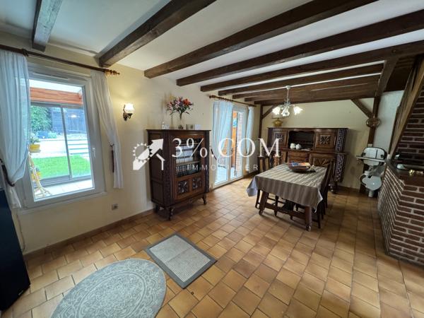 Maison
                                                                                                                                                                                                                                                                                                                        5 pièce(s)                                                                                                                                                                                                          3 chambre(s)                                                                                                                                                                                                          93  m²